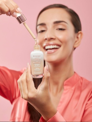 SKIN BOOSTER SERUM FOUNDATION PODKŁAD 03 MEDIUM